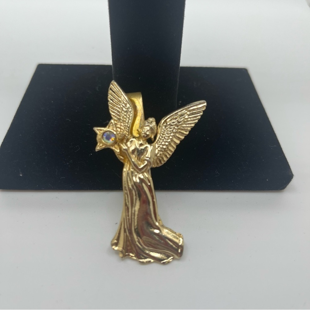 1994 TGT Inc Gold Tone Angel of Vision Tie Clip Or Brooch.